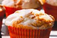 Spiced Pumpkin Cream Cheese Swirl Muffins