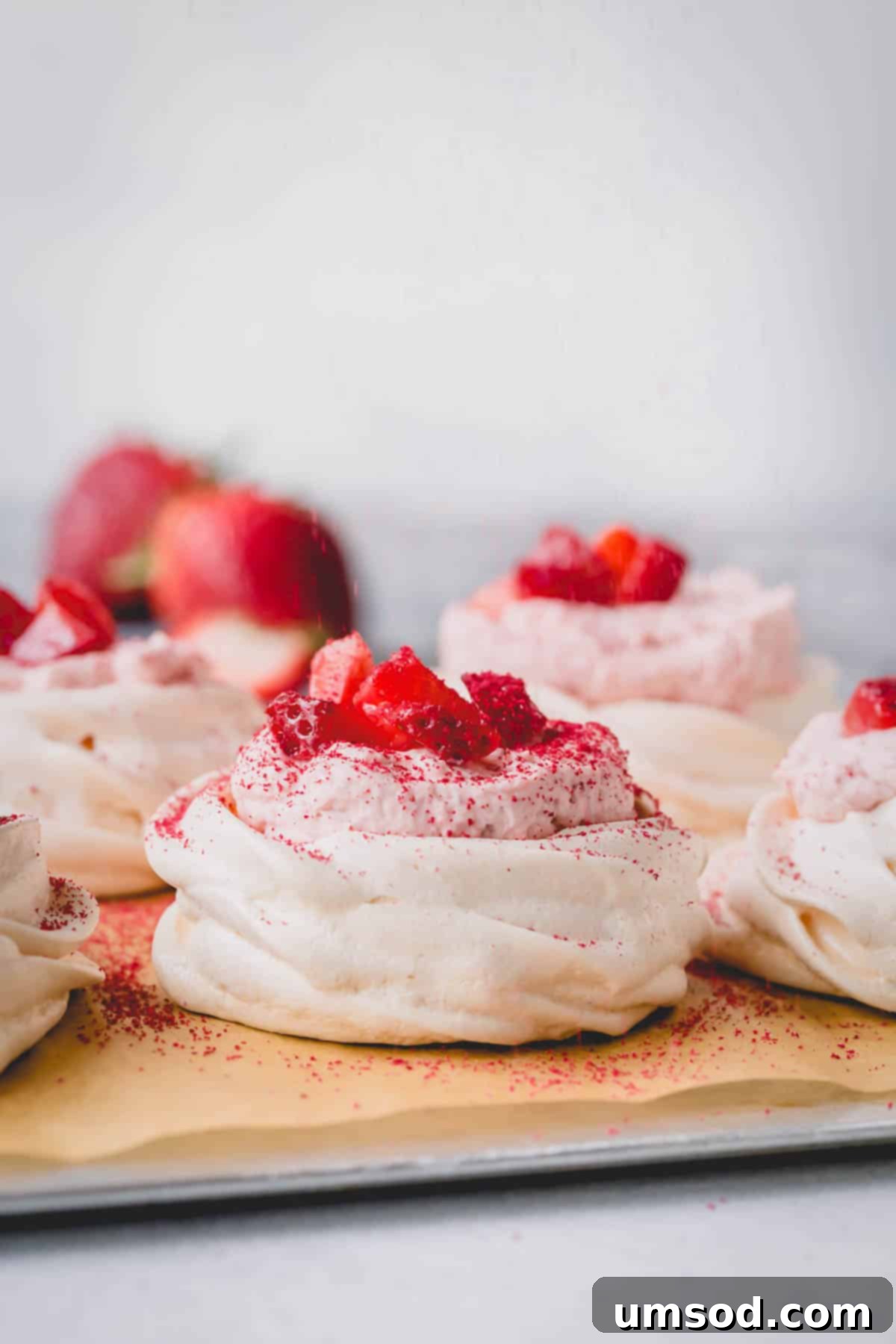 Luscious Strawberry Pavlova Bites 1 featured 23881