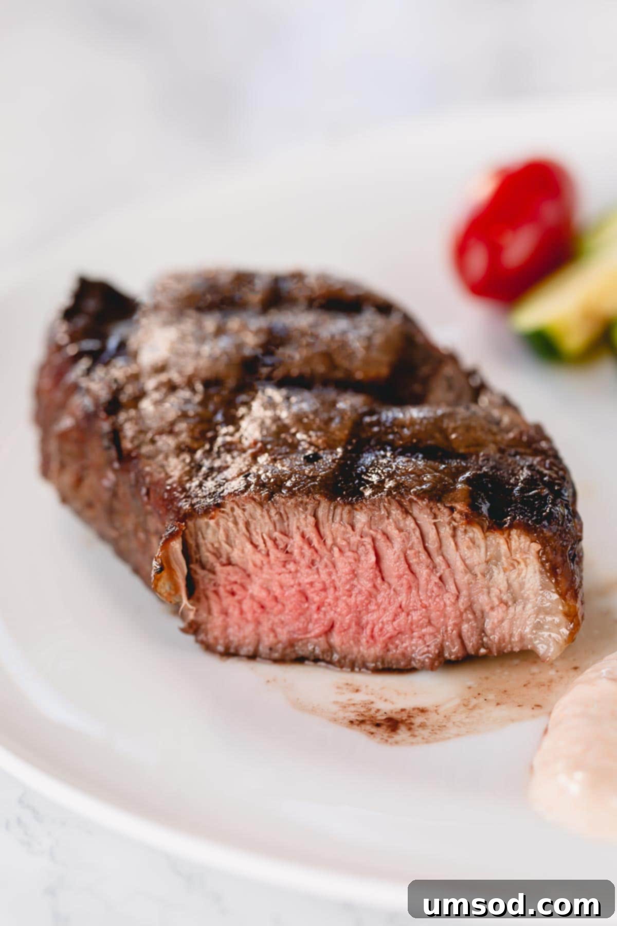 Effortless Grilled Filet Mignon 1 featured 34752