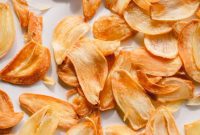 Easy Crispy Garlic Chips