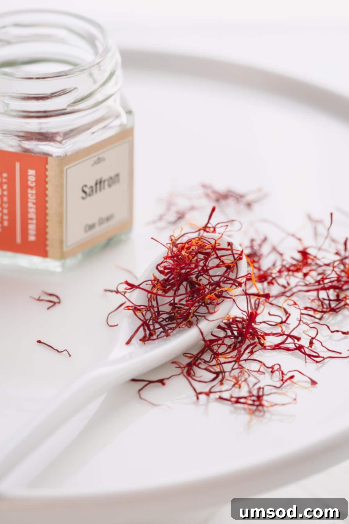 Saffron A Beginners Guide 1 featured 40452