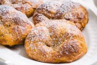 Speedy Autumn Pumpkin Croissants