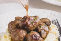 Comforting Meatballs Smothered in Mushroom Gravy