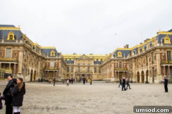 Château de Versailles: Opulent Interior
